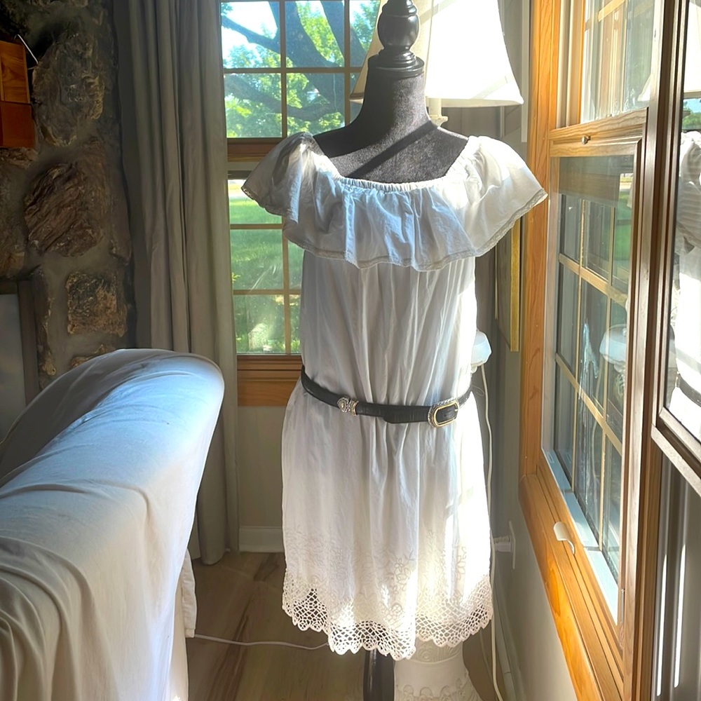 White cotton dress with lace-EUC- Sz XL